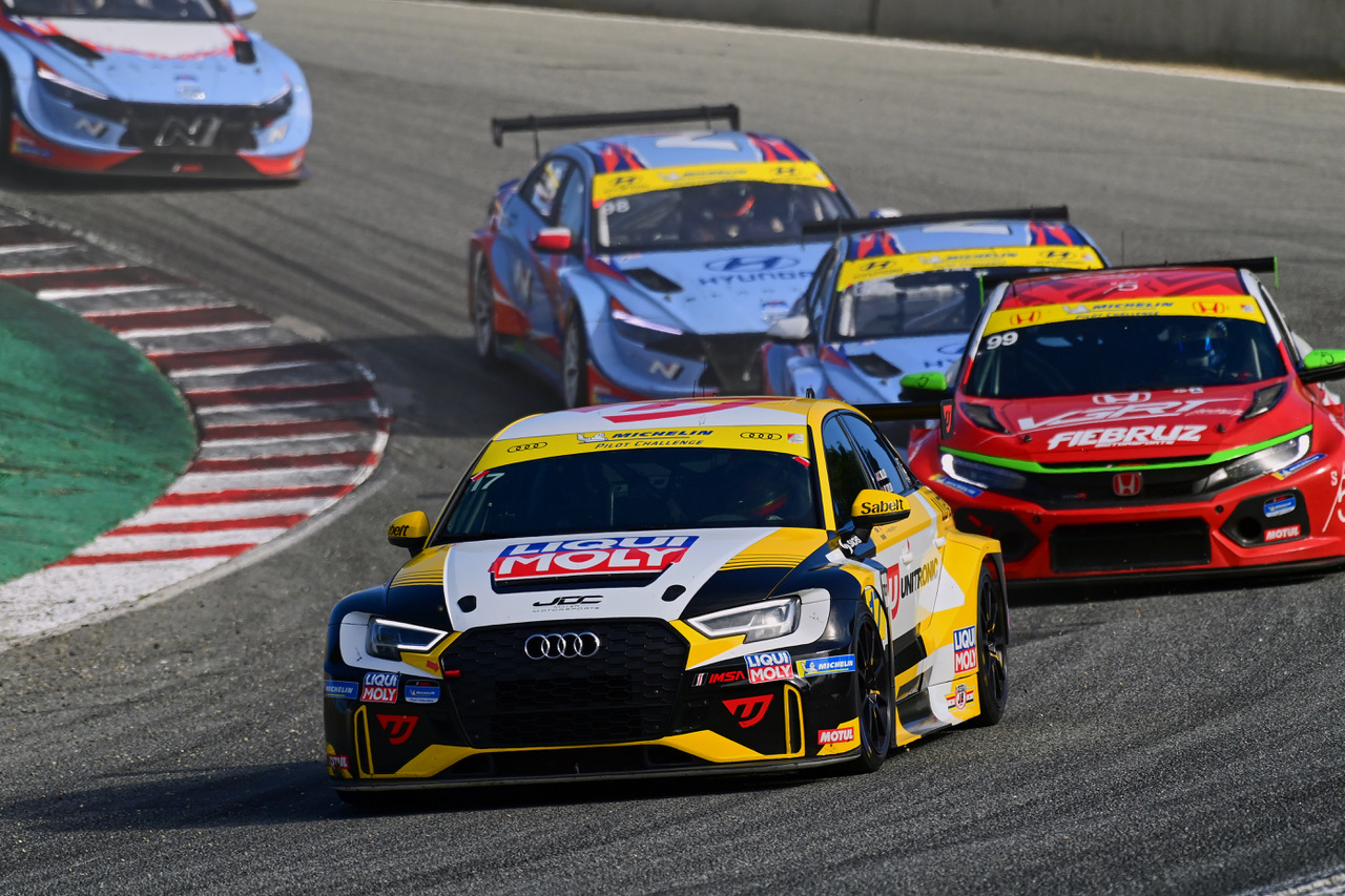 Uni JDC Audi RS 3 LMS TCR